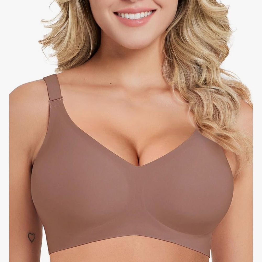 Faldora Wireless bra Seamless bra Soft smooth v-neck full coverage Lg brown NWT